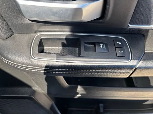 Used 2024 RAM 3500 Big Horn image 32