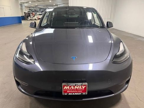 Used 2023 Tesla Model Y 2WD image 8