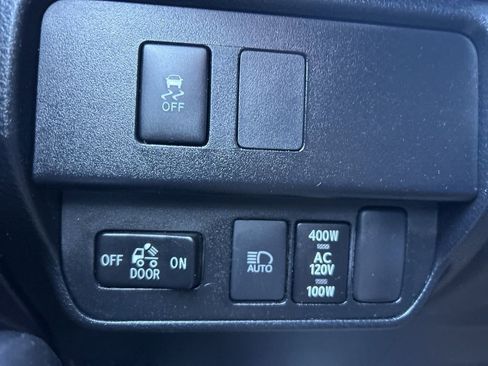 Used 2023 Toyota Tacoma TRD Off-Road w/ Technology Package image 29