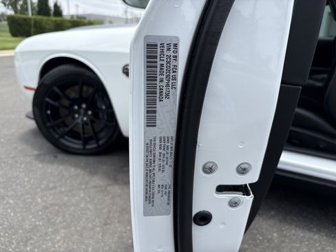 Used 2023 Dodge Challenger SRT Hellcat RWD image 37