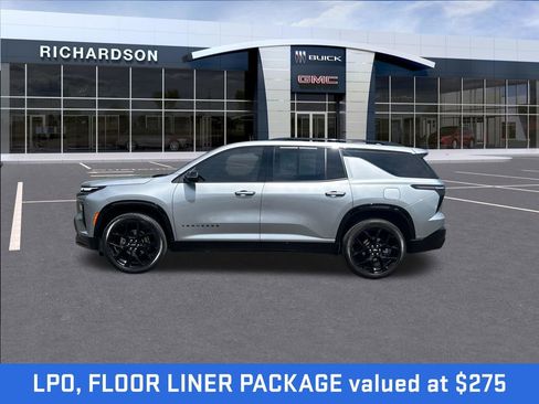 Used 2024 Chevrolet Traverse RS w/ LPO, Floor Liner Package FWD image 2