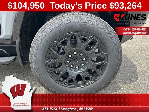 New 2025 GMC Hummer EV 2X w/ LPO, Dark Essentials Package AWD/4WD image 22