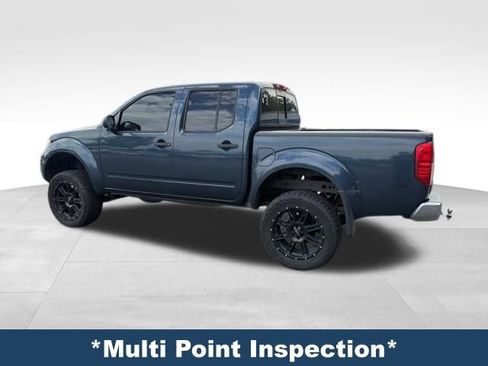 Used 2017 Nissan Frontier SV w/ Moonroof Package AWD/4WD image 5