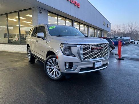 Used 2021 GMC Yukon Denali w/ Denali Premium Package image 3