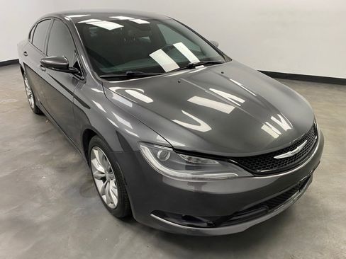 Used 2016 Chrysler 200 S w/ Comfort Group image 8