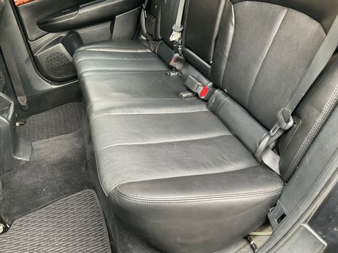 Used 2010 Subaru Outback 2.5i Limited image 34