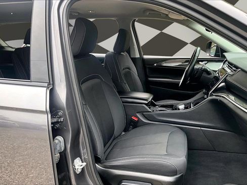 Used 2022 Jeep Grand Cherokee L Laredo w/ Luxury Tech Group I image 7