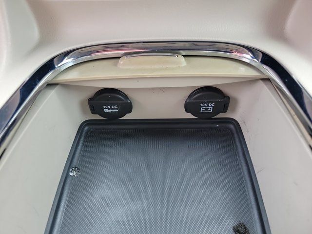 Used 2012 Dodge Grand Caravan SXT FWD image 19