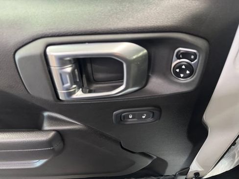 Used 2024 Jeep Wrangler Unlimited Sport AWD/4WD image 25