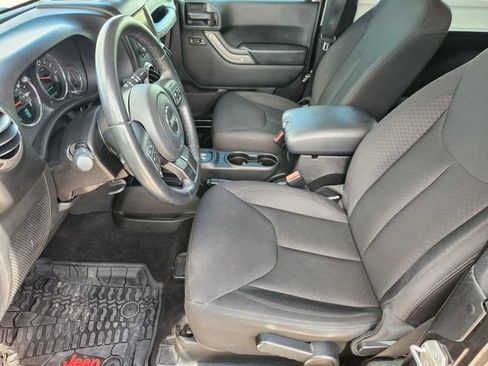 Used 2017 Jeep Wrangler Sport w/ Quick Order Package 24S AWD/4WD image 12