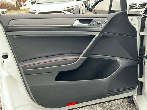 Used 2019 Volkswagen GTI SE image 16