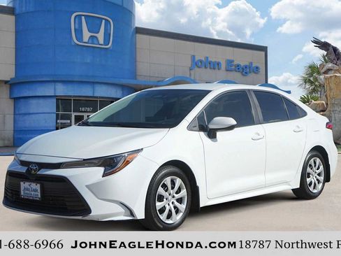 Used 2024 Toyota Corolla LE FWD image 1