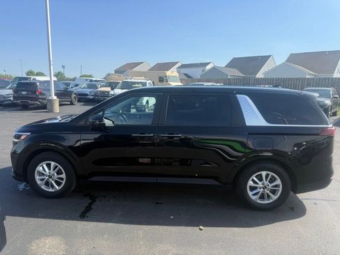 Used 2024 Kia Carnival LX FWD image 6