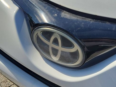 Used 2018 Toyota RAV4 XLE FWD image 12
