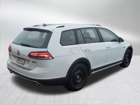 Certified 2019 Volkswagen Golf Alltrack S image 5