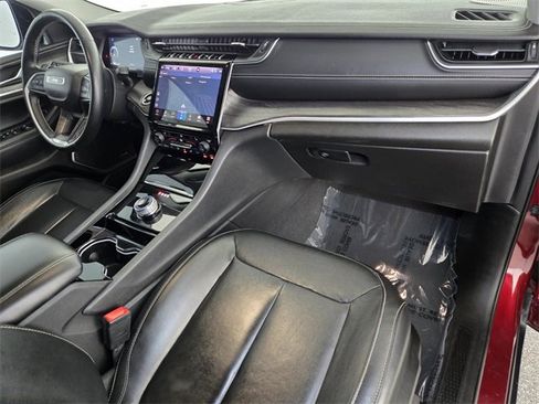Used 2022 Jeep Grand Cherokee Limited image 17
