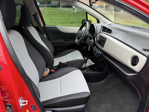 Used 2014 Toyota Yaris LE FWD image 13