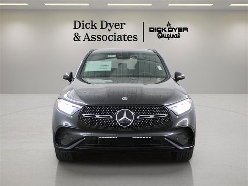 Used 2025 Mercedes-Benz GLC 300 GLC 300 image 2