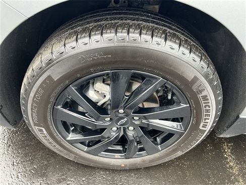 Certified 2024 Chevrolet Equinox LS w/ LS Convenience Package image 17