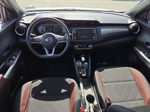 Used 2019 Nissan Kicks SR FWD image 12