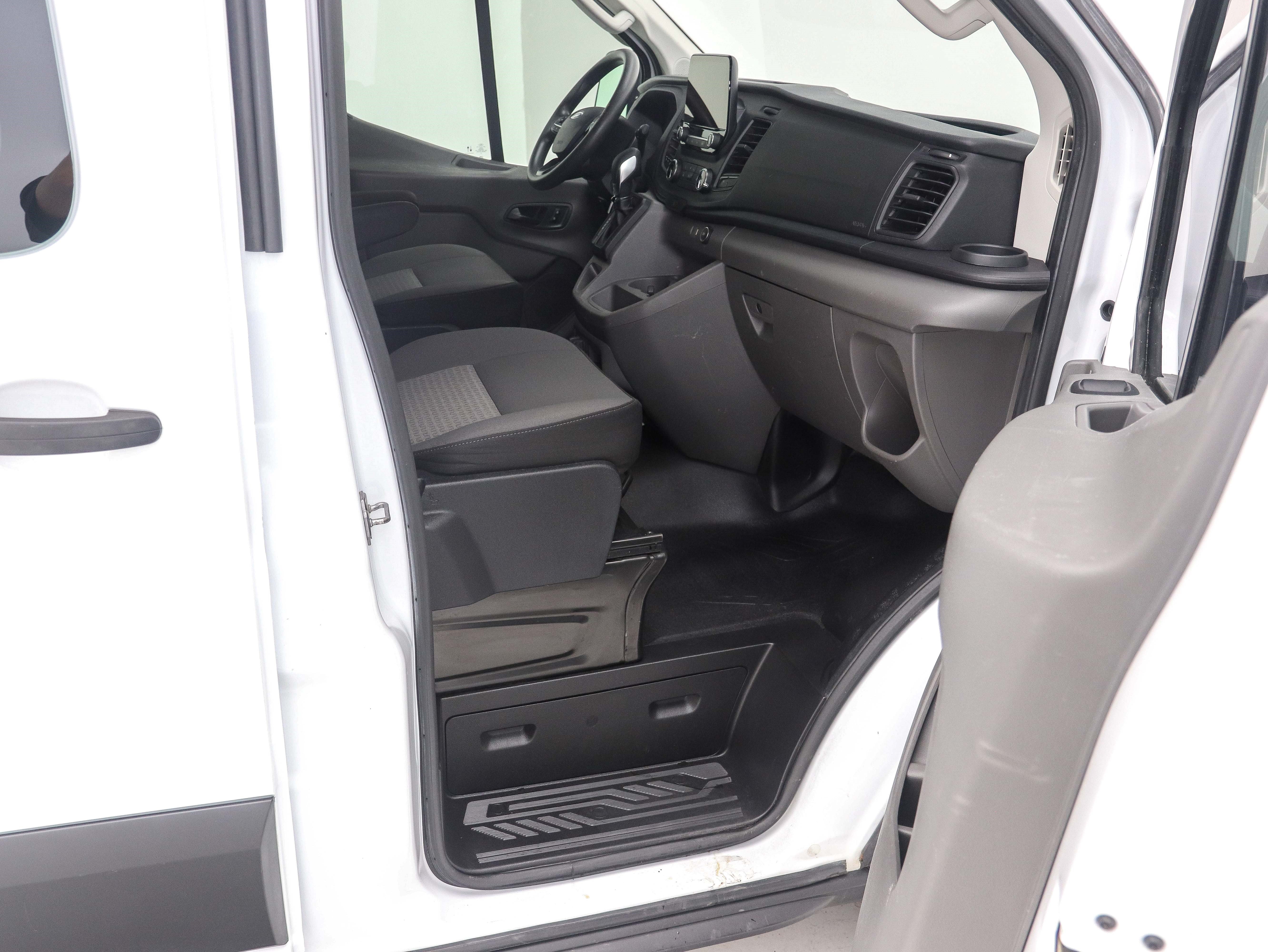 Used 2020 Ford Transit 350 Low Roof AWD image 15