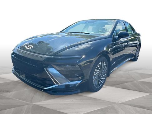Used 2025 Hyundai Sonata SEL FWD image 4