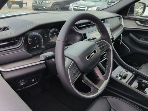 New 2026 Jeep Grand Cherokee L Limited w/ Luxury Tech Group II AWD/4WD image 10