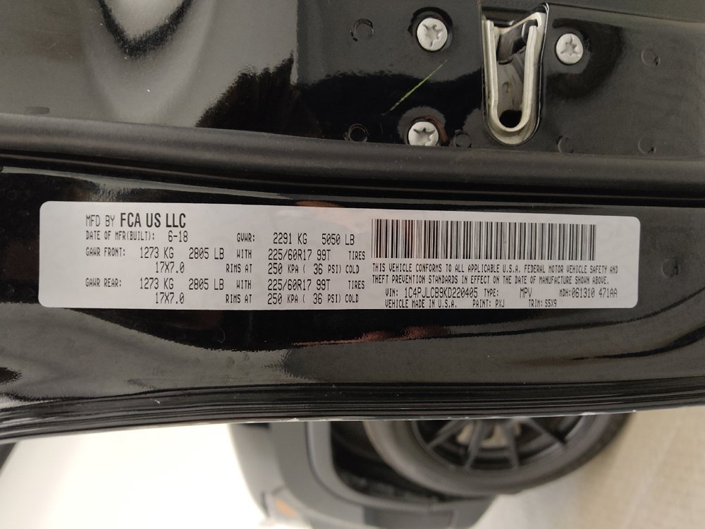 Used 2019 Jeep Cherokee Latitude w/ Popular Appearance Group FWD image 33
