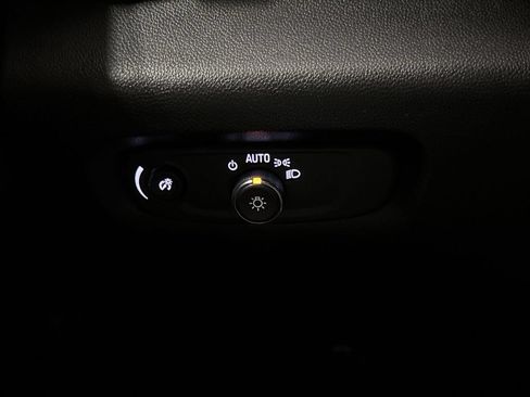 Used 2019 Chevrolet Traverse LS FWD image 19