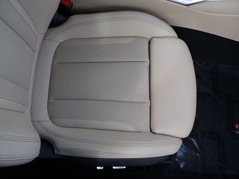 Used 2023 BMW 330i Sedan w/ Convenience Package image 32