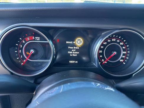 Used 2022 Jeep Gladiator Rubicon w/ Trailer Tow Package image 12