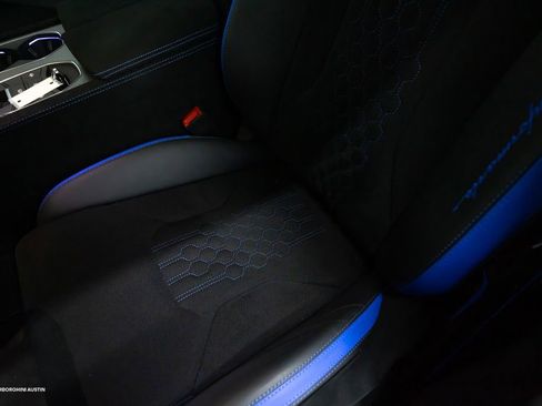 Used 2024 Lamborghini Urus Performante AWD/4WD image 27