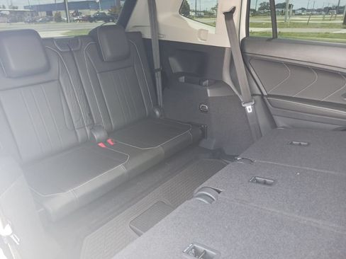 Used 2022 Volkswagen Tiguan SE FWD image 21