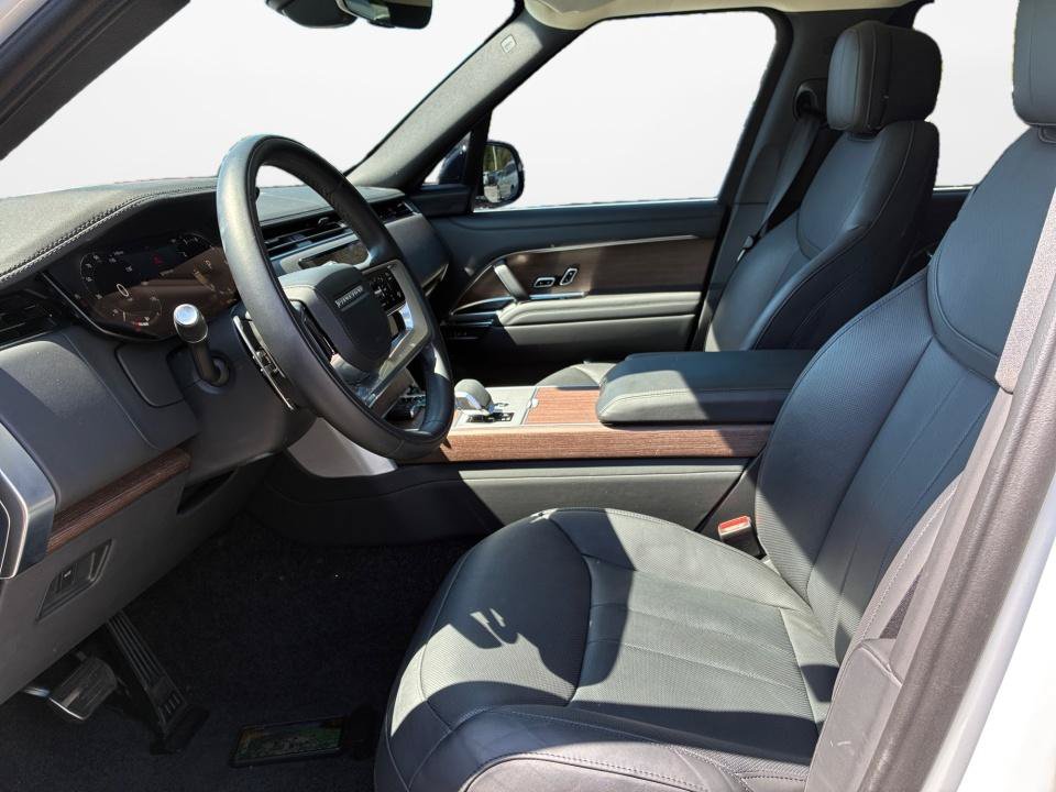 Certified 2024 Land Rover Range Rover SE AWD/4WD image 9