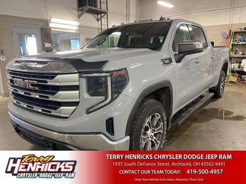 Used 2024 GMC Sierra 1500 SLE w/ Preferred Package image 1