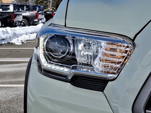 Certified 2023 Toyota Tacoma TRD Off-Road w/ TRD Premium Off Road Package image 9