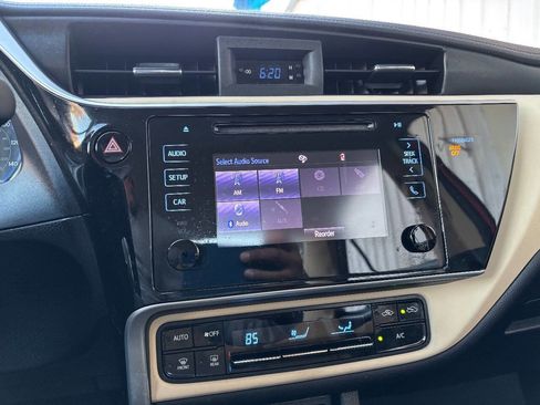 Used 2019 Toyota Corolla LE image 24