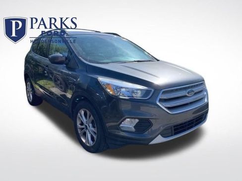 Used 2018 Ford Escape SE image 1