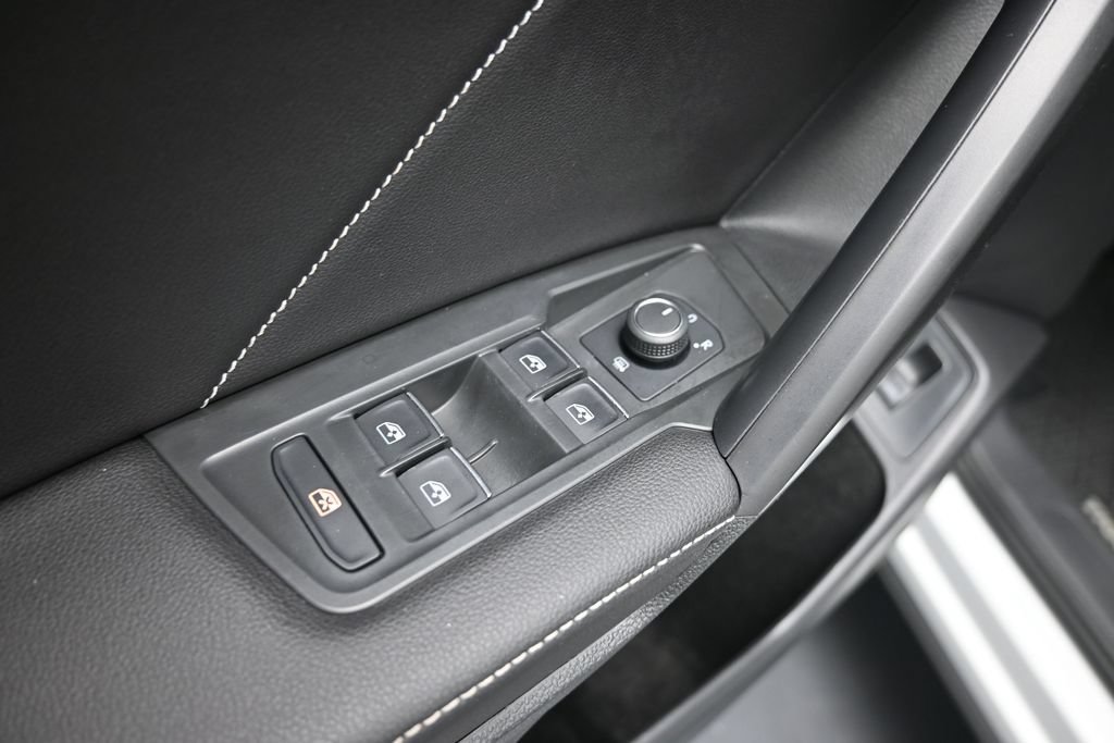 Used 2024 Volkswagen Tiguan SE FWD image 20