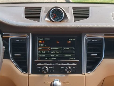 Used 2016 Porsche Macan S image 17