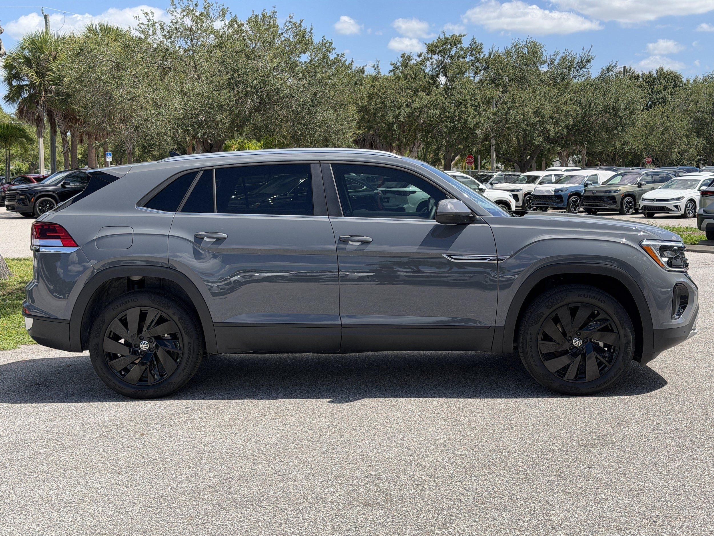 New 2026 Volkswagen Atlas Cross Sport SE FWD image 8