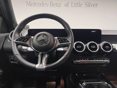 Used 2026 Mercedes-Benz GLB 250 4MATIC image 31
