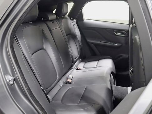 Used 2019 Jaguar F-PACE Premium image 28