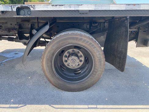 Used 2020 RAM 5500 Tradesman w/ Chrome Appearance Group AWD/4WD image 11