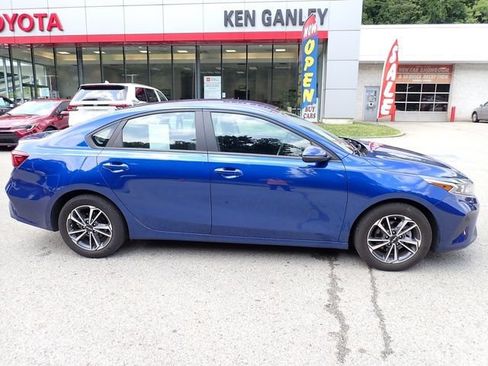 Used 2024 Kia Forte LXS w/ LXS Technology Package FWD image 2