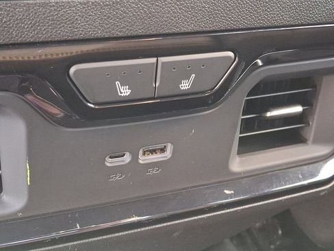 Used 2025 GMC Sierra 1500 AT4 image 11