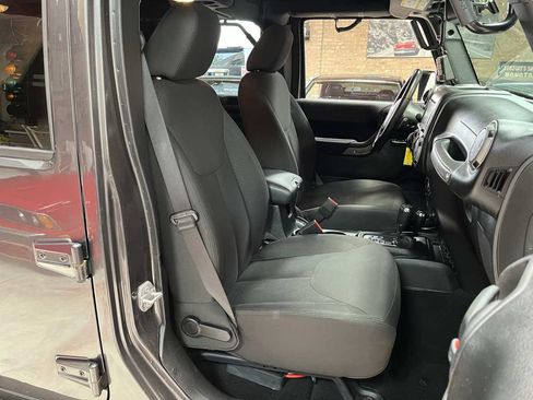 Used 2017 Jeep Wrangler Unlimited Sport w/ Quick Order Package 24S AWD/4WD image 25