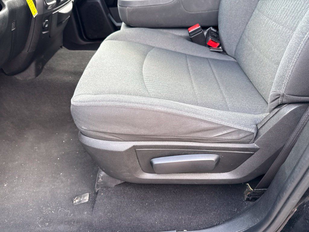 Used 2024 RAM 1500 Warlock RWD image 13