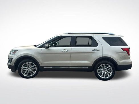 Used 2017 Ford Explorer Limited w/ Equipment Group 301A AWD/4WD image 4