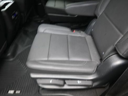 Used 2023 Chevrolet Tahoe LT w/ LT Signature Package image 17